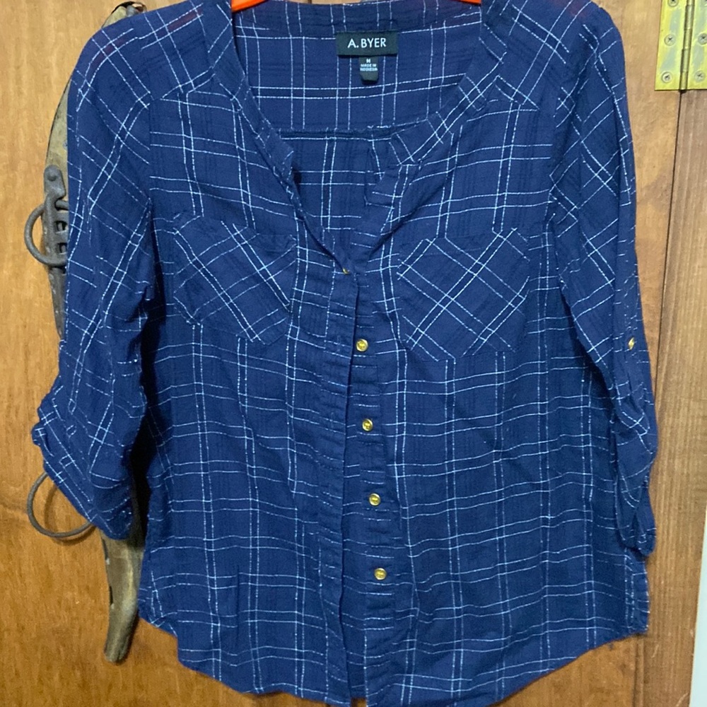 A batter medium shirt like new
